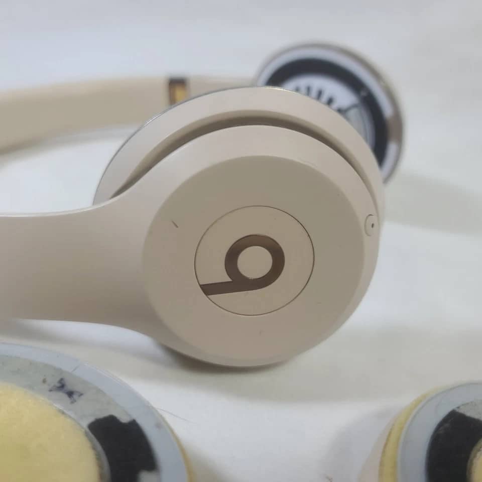 Beats Solo 3 Wireless Headphones & Earbuds 