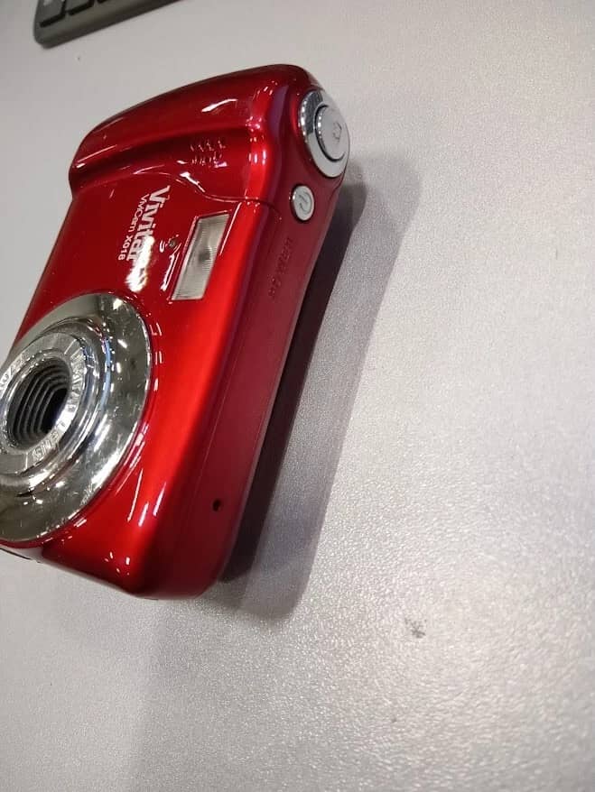 Vivitar ViviCam X018 Digital Cameras Blue New Body Only