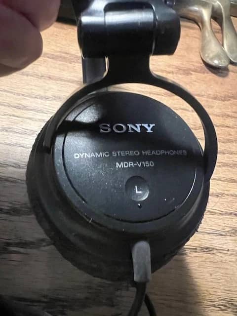Sony MDR-V150 Headphones & Earbuds Black New