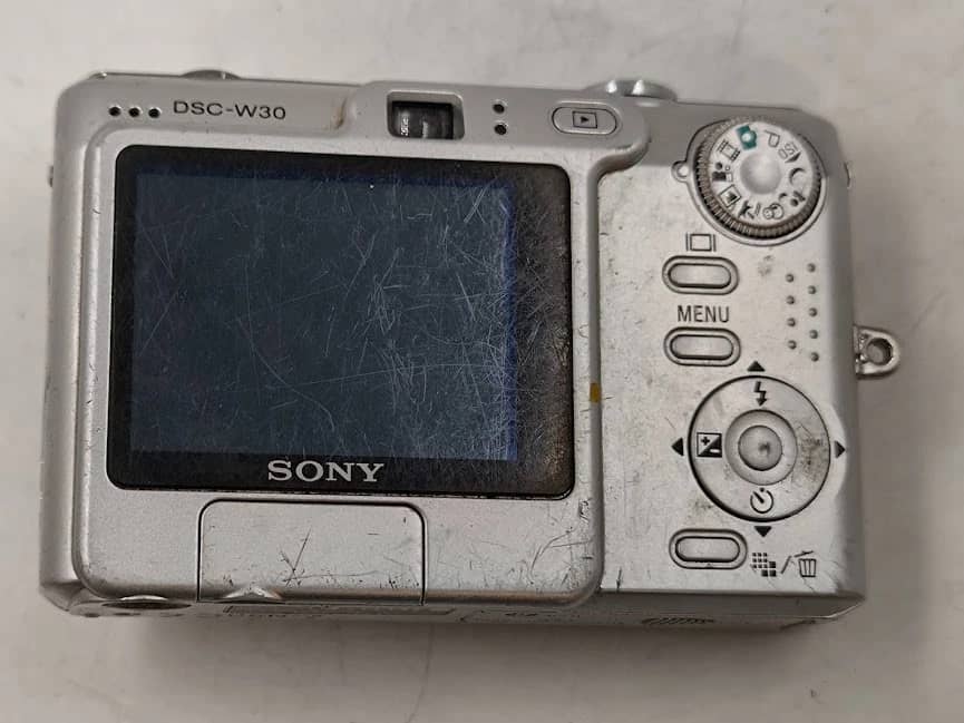 Sony Cyber-shot DSC-W30 Digital Cameras Silver New Body Only
