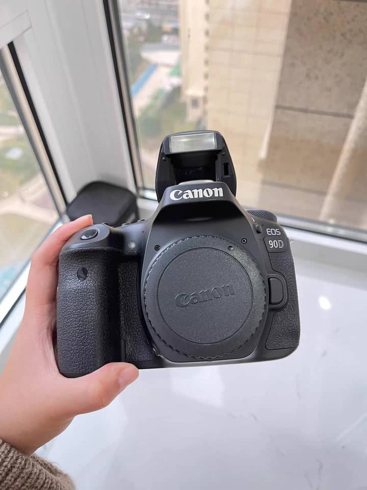 Canon EOS 90D Digital Cameras