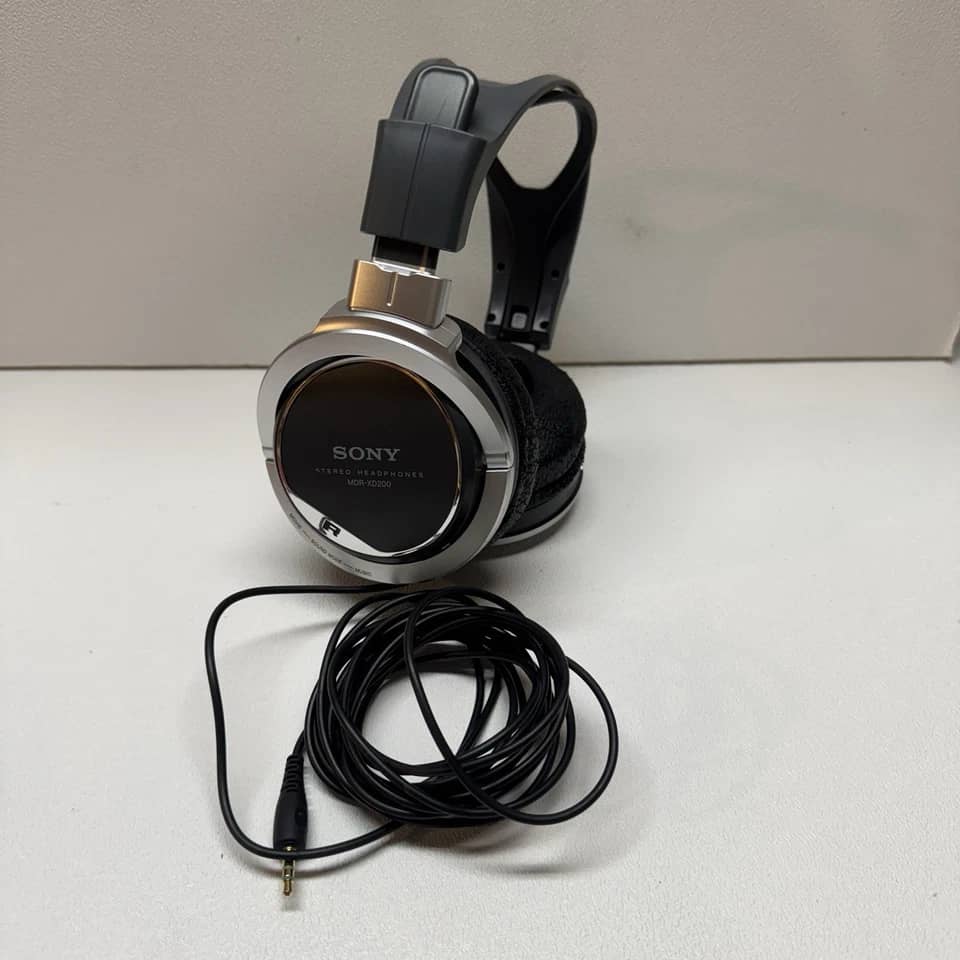 Sony MDR-XD200 Headphones & Earbuds Black New