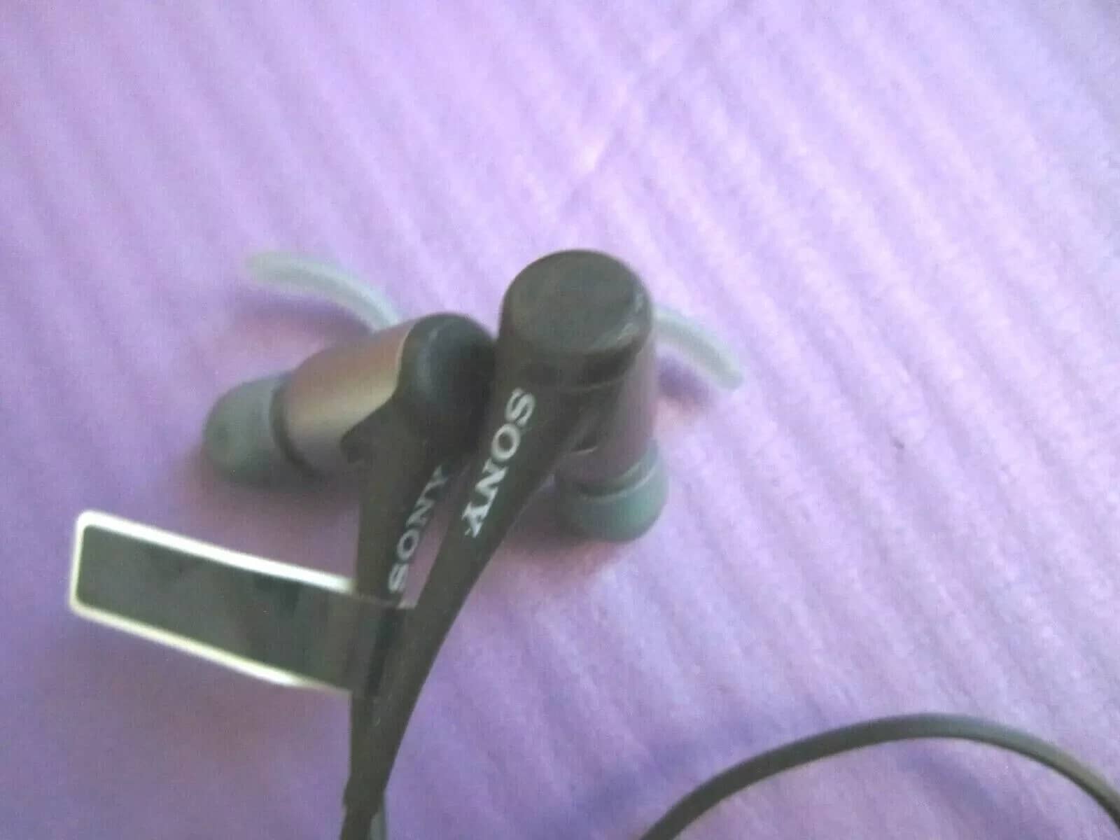 Sony MDR-AS800BT Headphones & Earbuds Black New