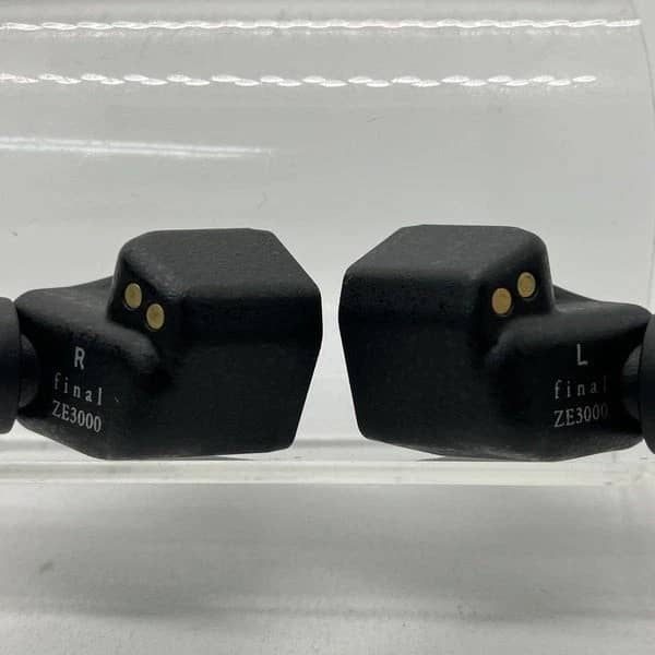 Final ZE3000 Headphones & Earbuds Black New