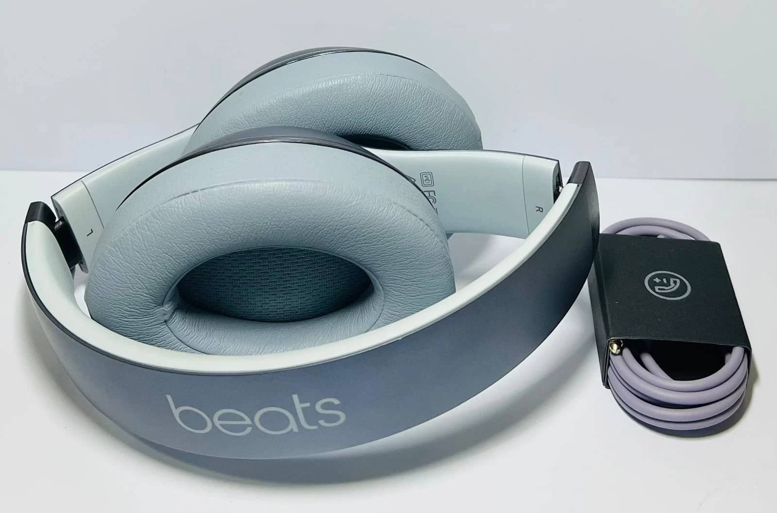 Beats Studio 2.0 Headphones & Earbuds Red New