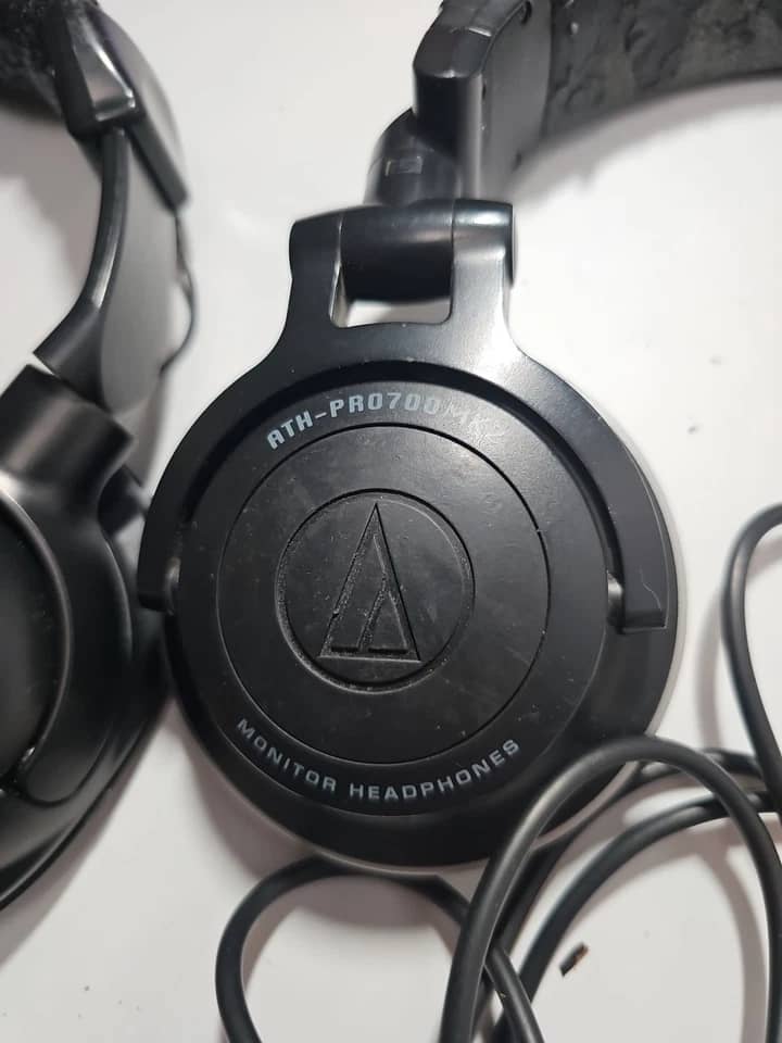 Audio-Technica ATH-M50 Headphones & Earbuds 