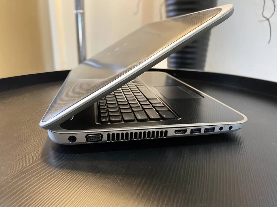 Dell Inspiron 7720 Computers