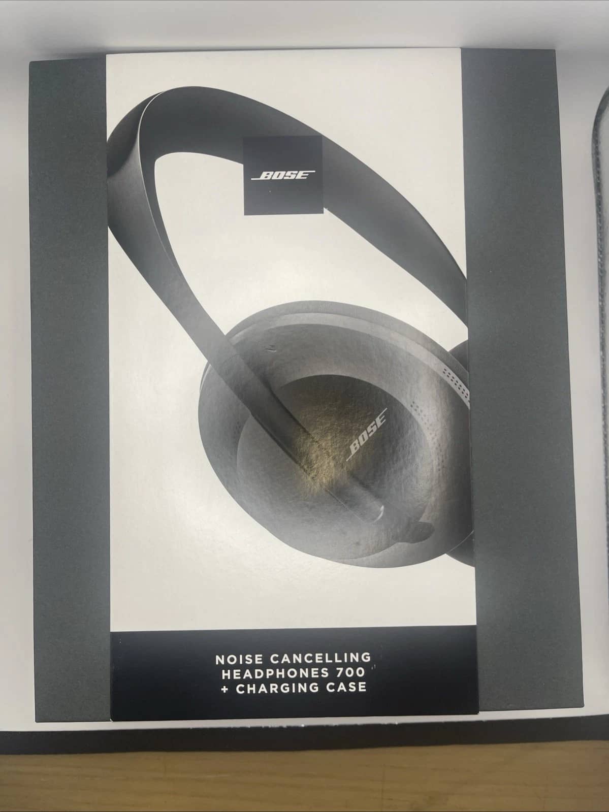 Bose NC700 Headphones & Earbuds Black Open-Box Excellent