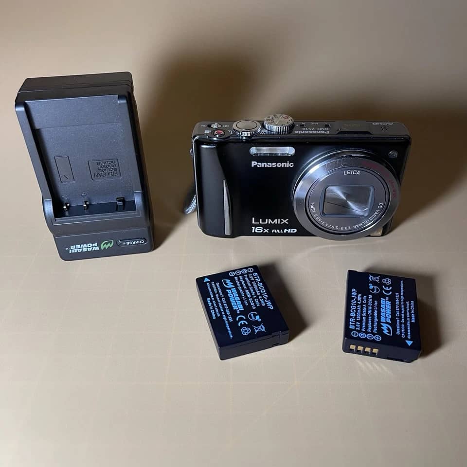 Panasonic Exilim EX-ZS10 Digital Cameras