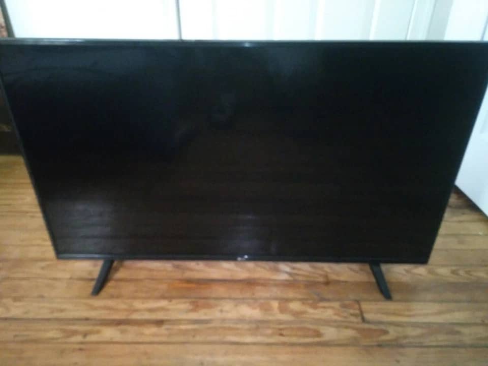 LG UP7000PUA TVs
