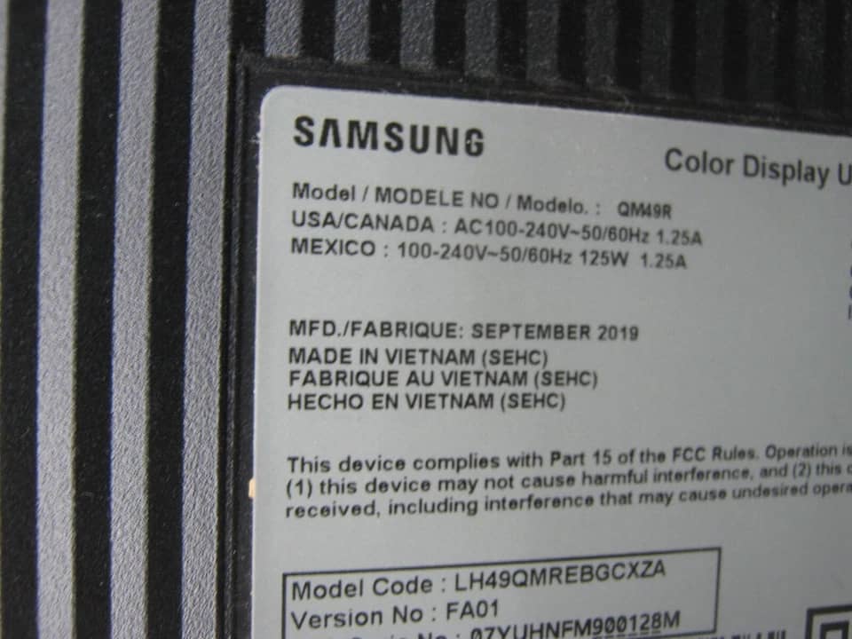 Samsung QM49R Monitors