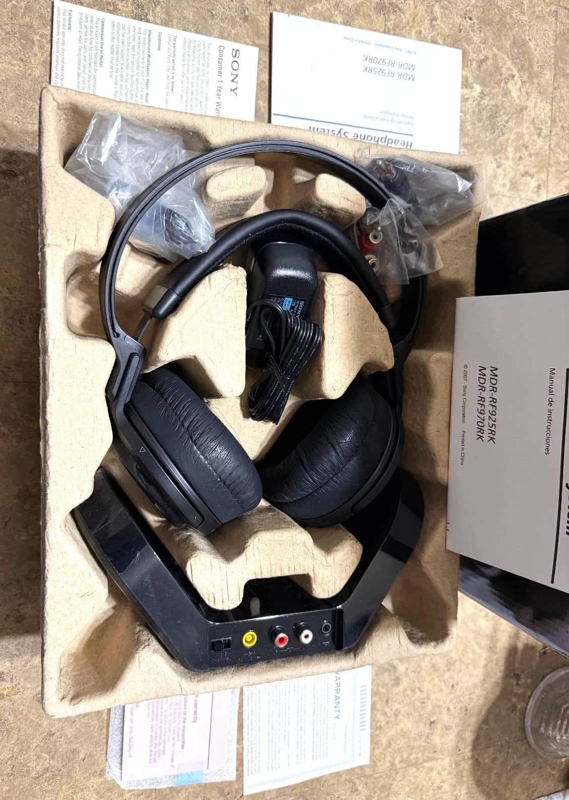 Sony MDR-RF970RK Headphones & Earbuds Black New