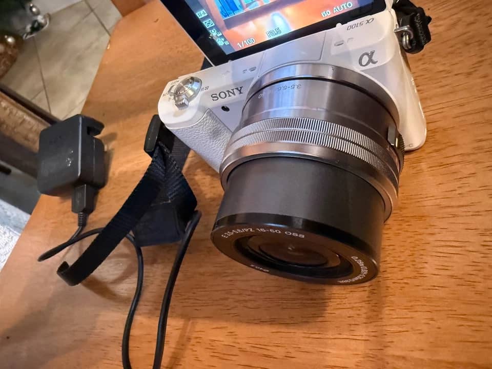 Sony A5100 Digital Cameras Sony Alpha Used - Good