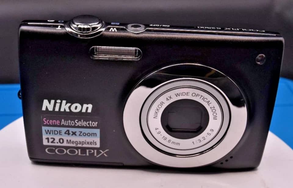 Nikon COOLPIX 2500 Digital Cameras Silver Used - Good Body Only