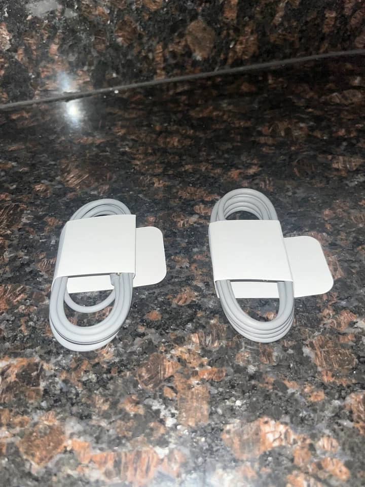 Beats Beats Solo 4 Headphones & Earbuds 