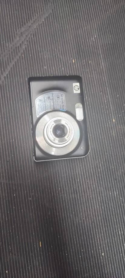 HP Photosmart M737 Digital Cameras Gray New Body Only