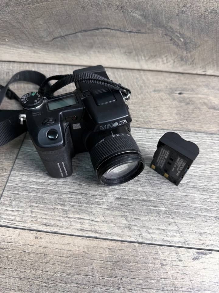 Minolta DiMAGE A1 Digital Cameras Black For parts or not working