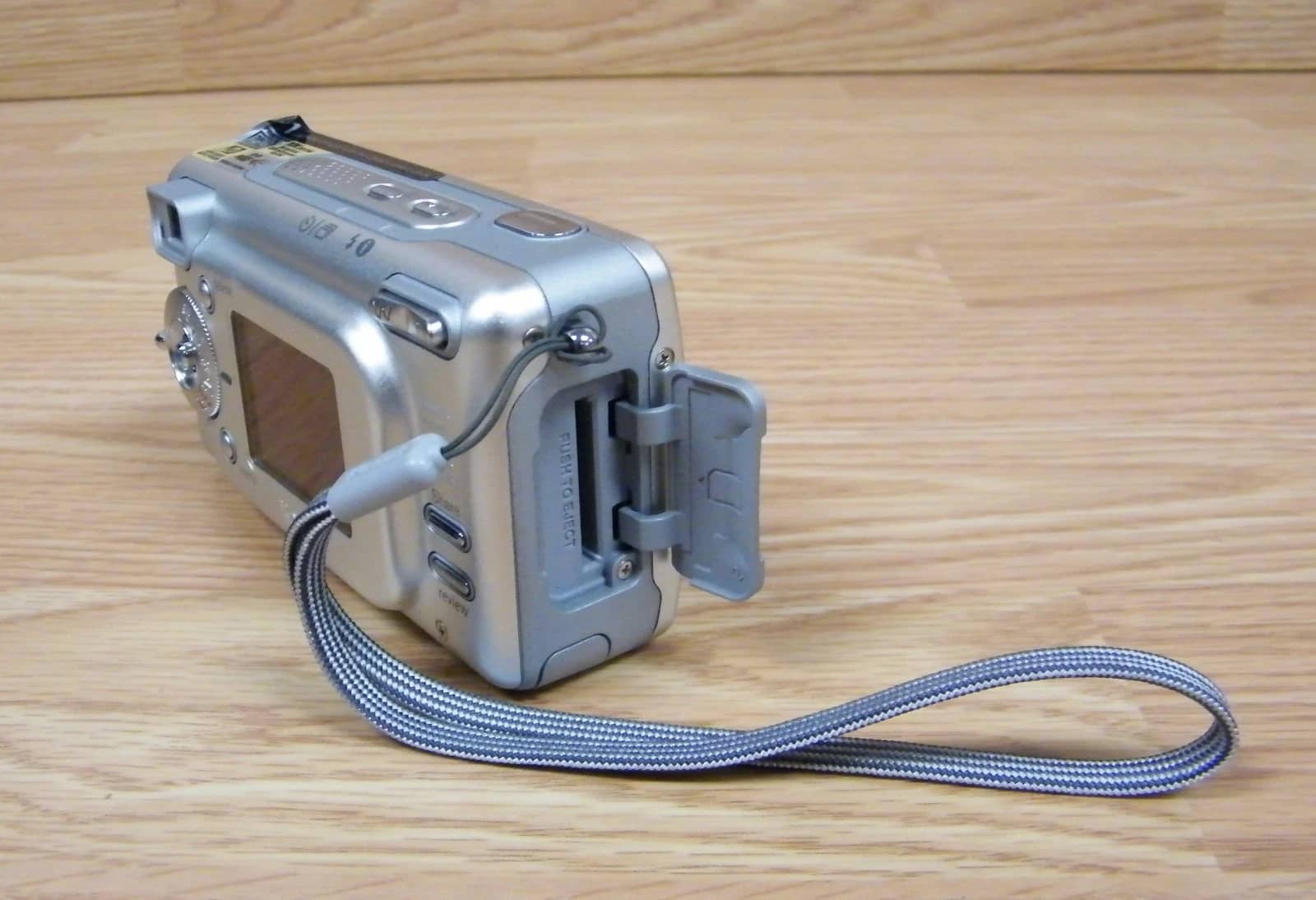 Kodak LS443 Digital Cameras Silver For parts or not working Body Only