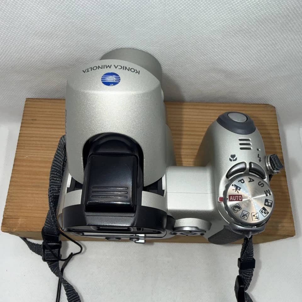Minolta DiMAGE Z5 Digital Cameras Silver Refurbished - Good