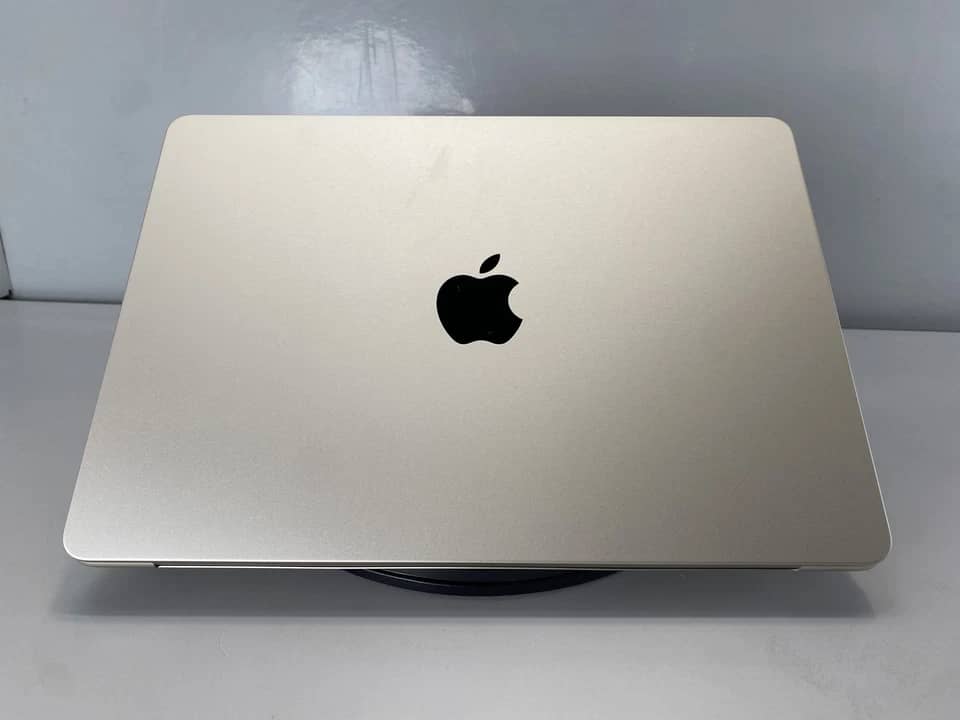 Apple MacBook Air (2025) Computers