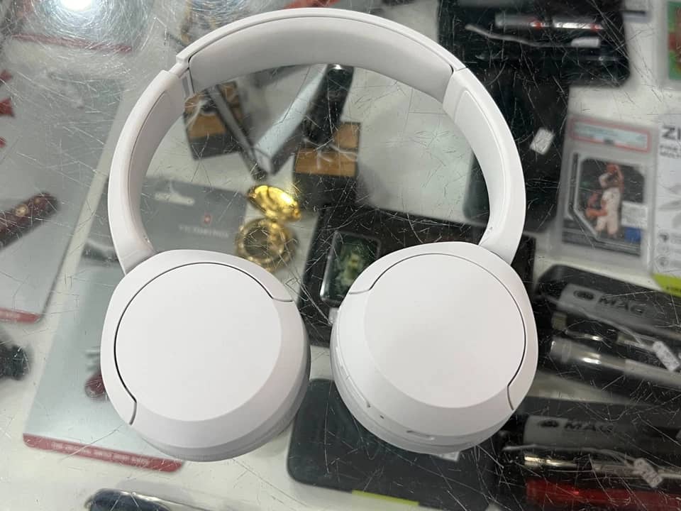 Sony WH-CH520 Headphones & Earbuds 