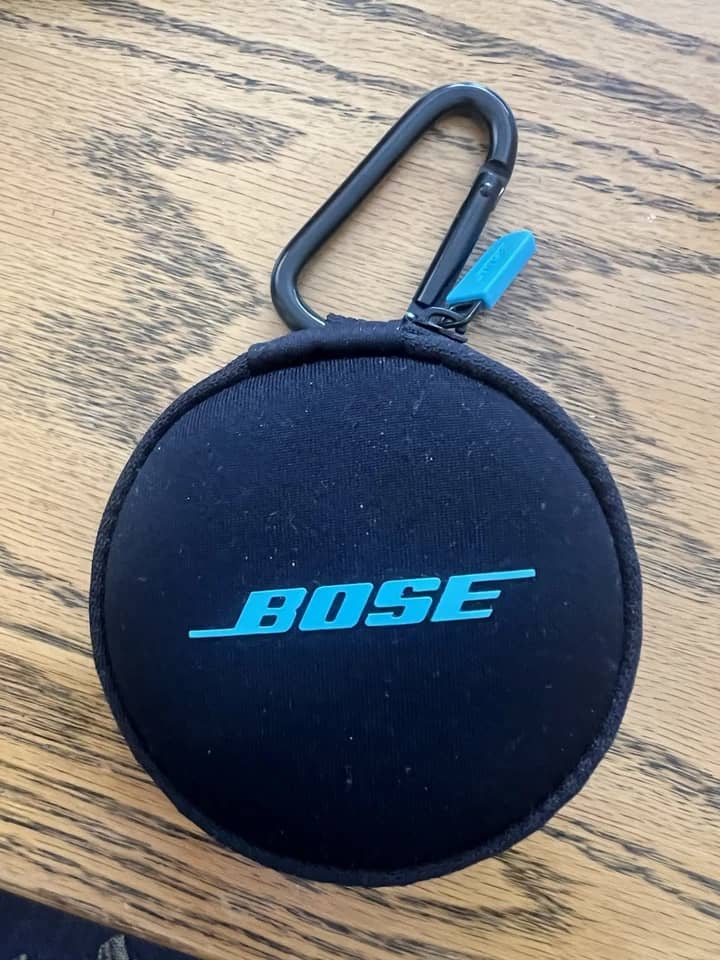Bose SoundSport Pulse Headphones & Earbuds Red Open-Box Excellent
