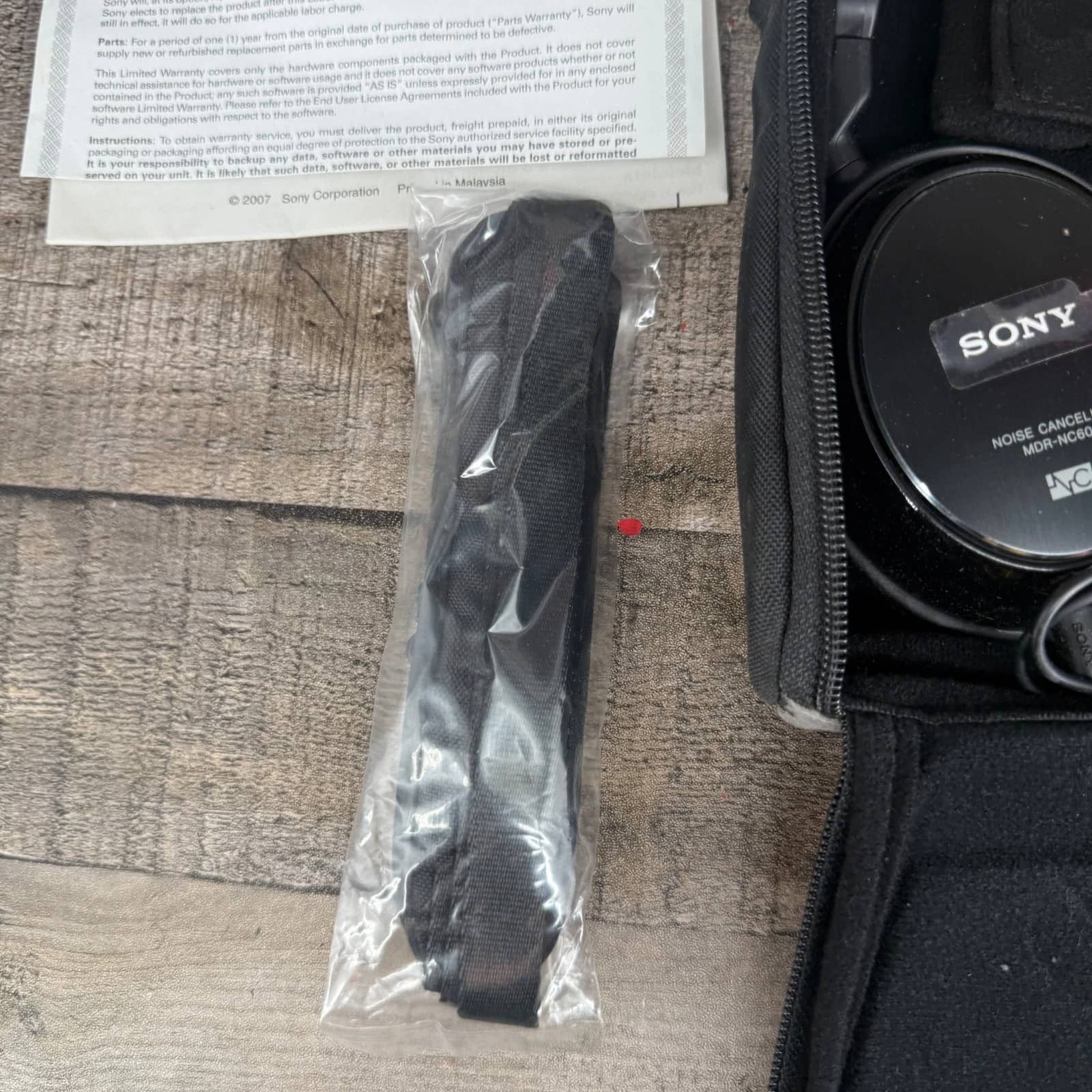 Sony MDR-NC60 Headphones & Earbuds Black New