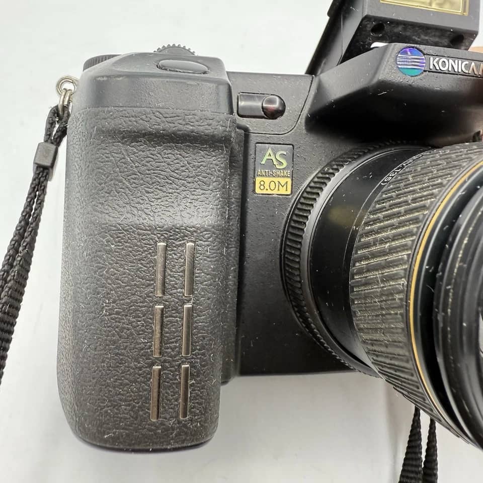 Minolta DiMAGE A2 Digital Cameras Black Used - Good