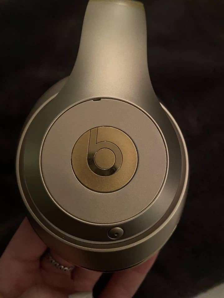 Beats Studio 2 Wireless Headphones & Earbuds 