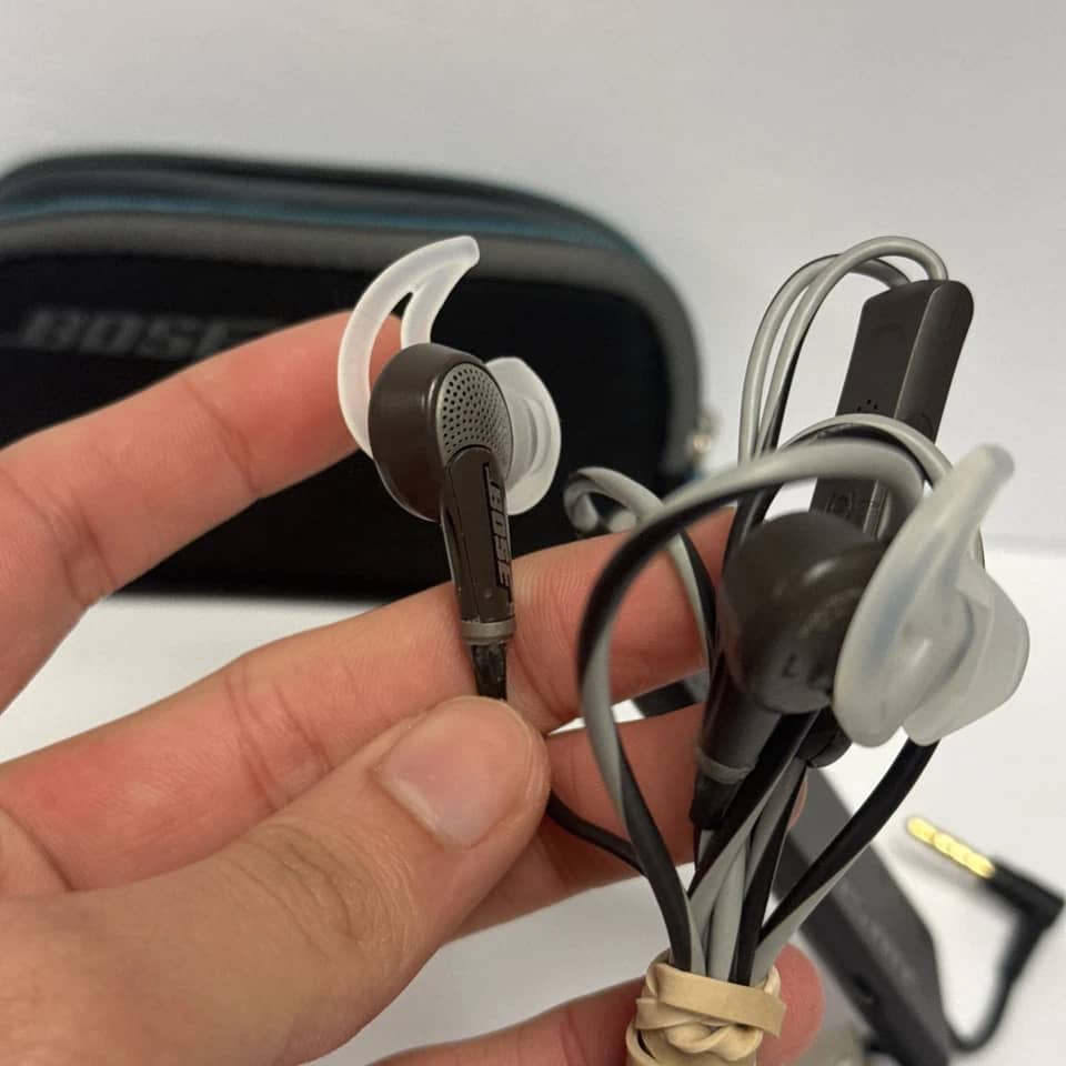 Bose QuietComfort 20 Headphones & Earbuds 
