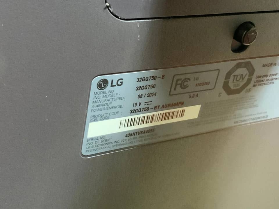 LG 32GQ750B Monitors