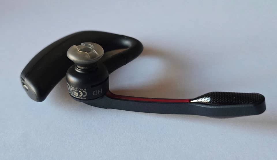 Plantronics Voyager PRO Headphones & Earbuds Black New