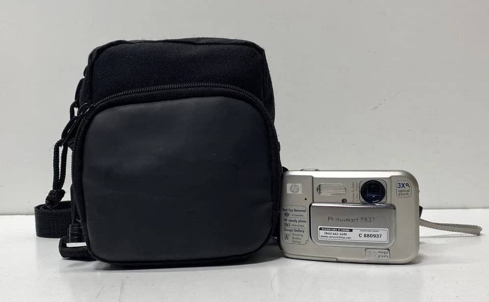HP r837 Digital Cameras Silver New Body Only