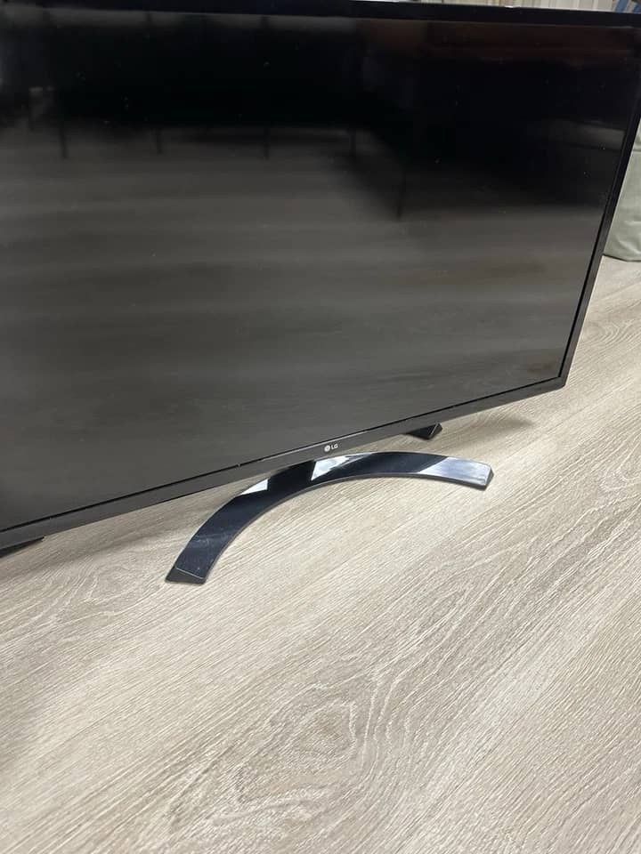 LG 32MA68HY Monitors