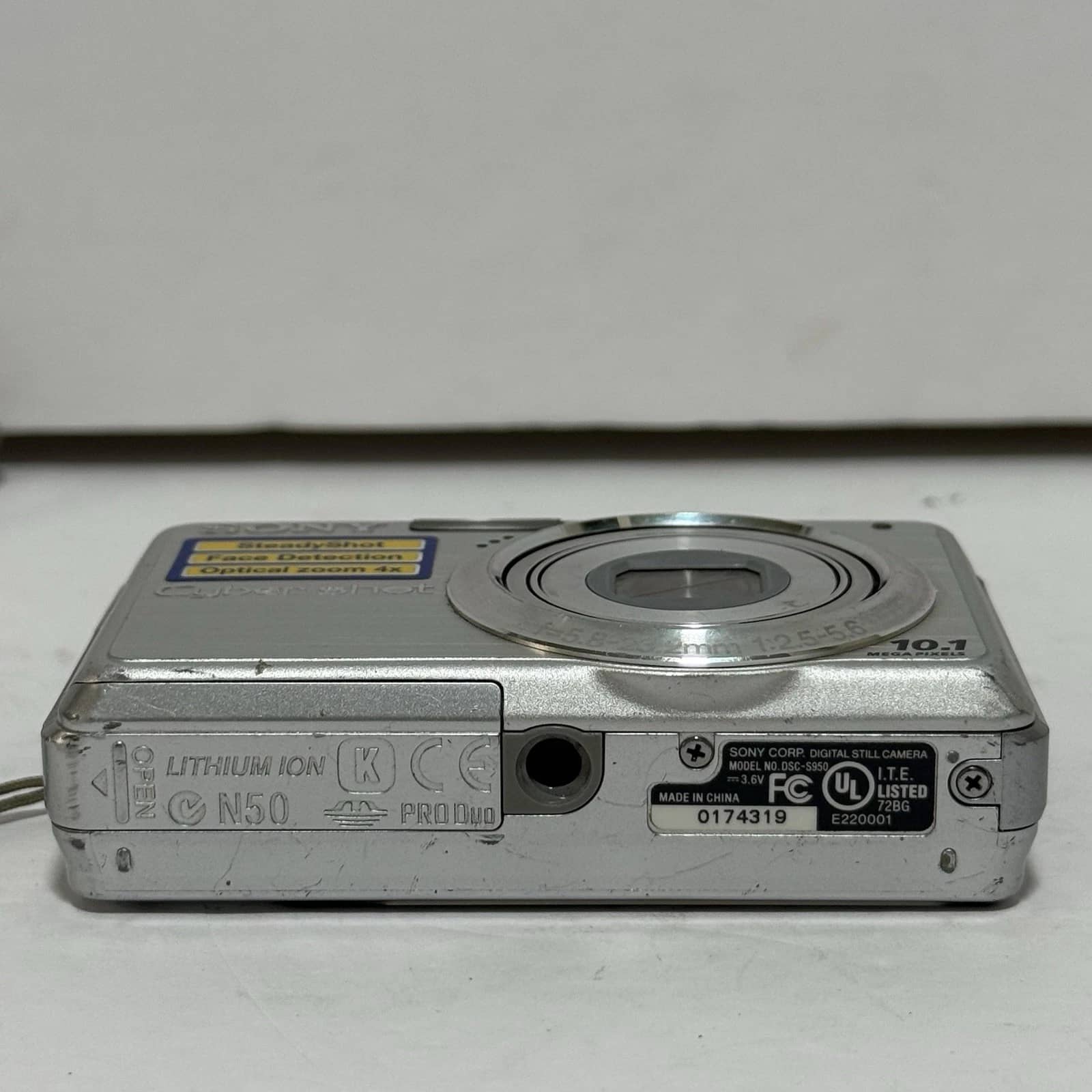 Sony Cyber-shot DSC-S950 Digital Cameras Black New Body Only