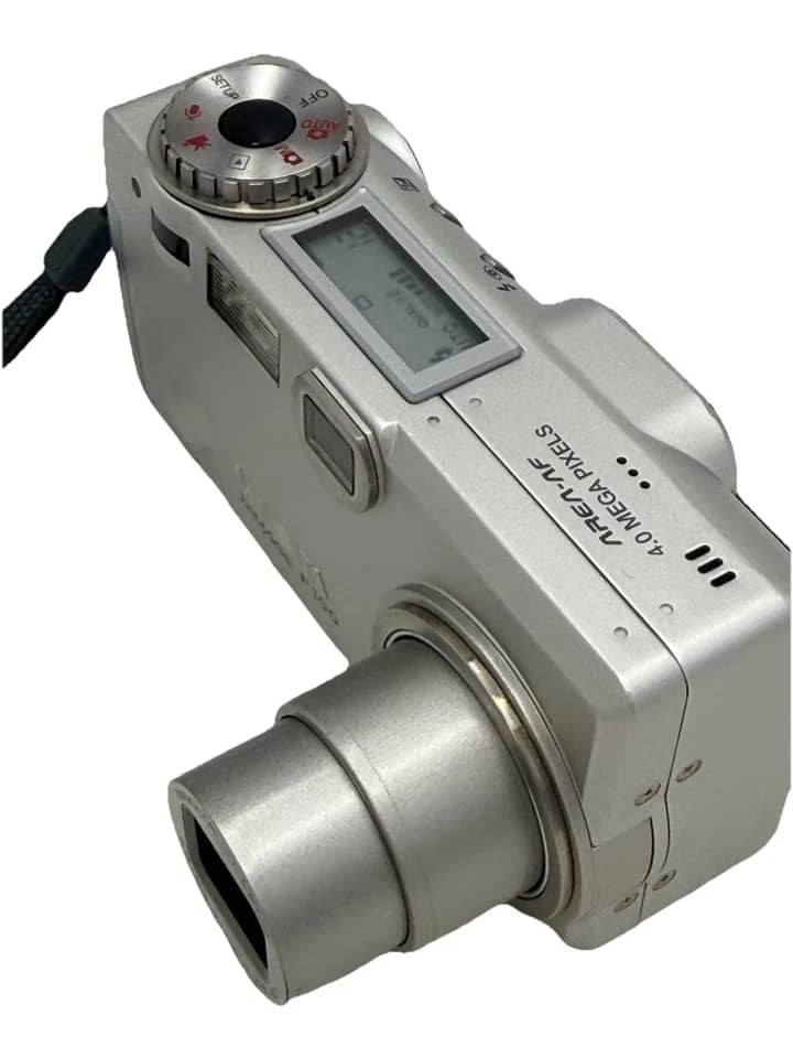 Minolta DiMAGE F100 Digital Cameras