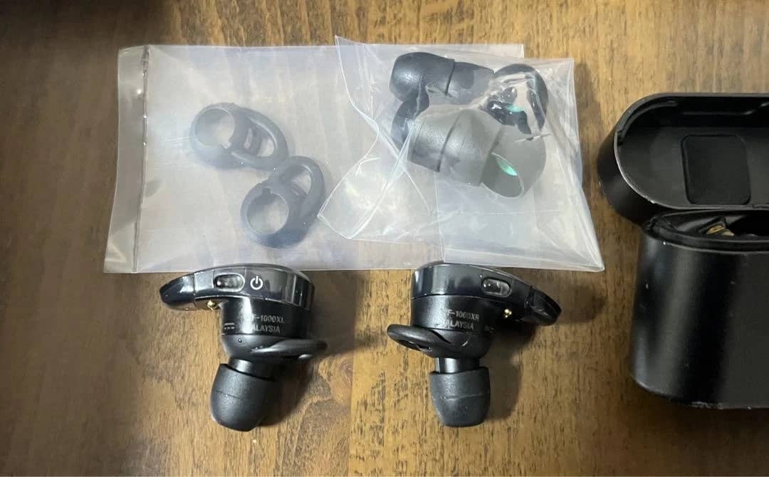 Sony WF-1000X Headphones & Earbuds Gold New