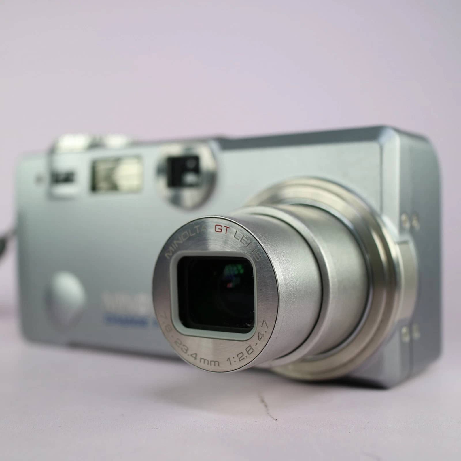 Minolta DiMAGE F300 Digital Cameras Silver Used - Good