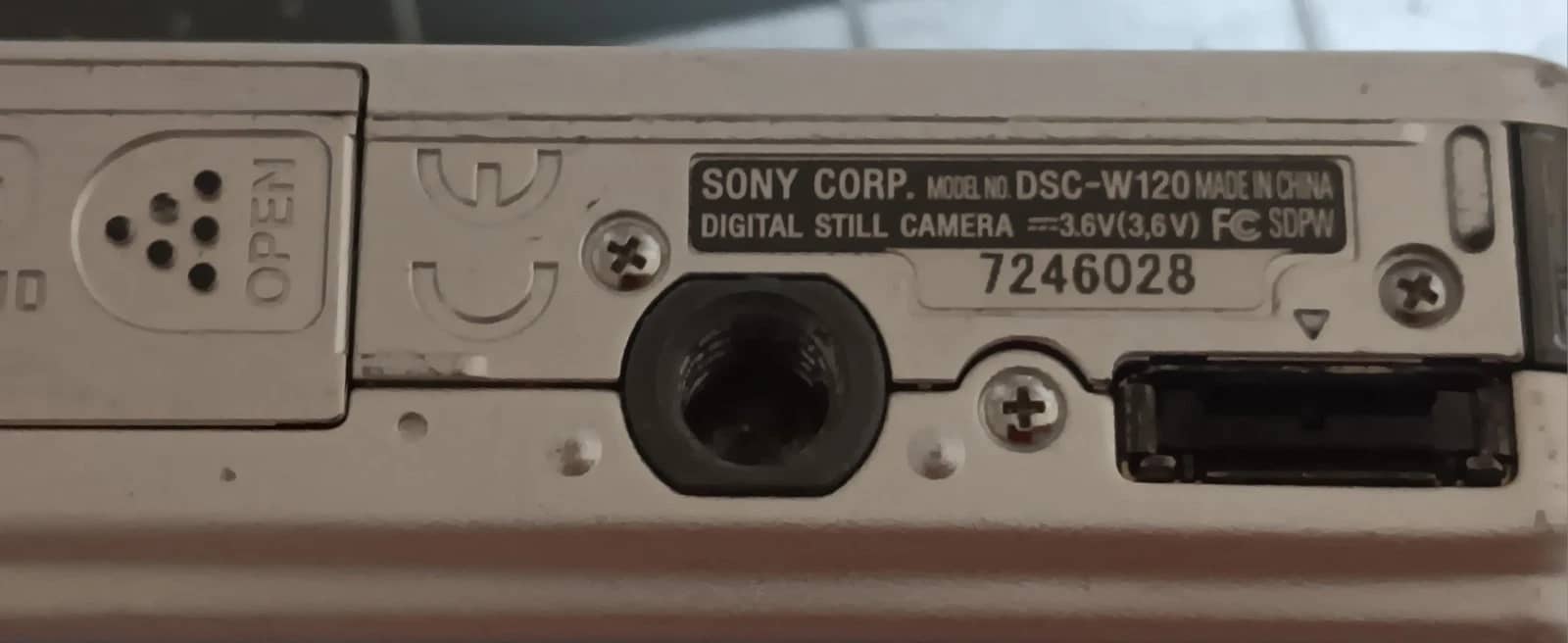 Sony Cyber-shot DSC-W120 Digital Cameras pink New Body Only