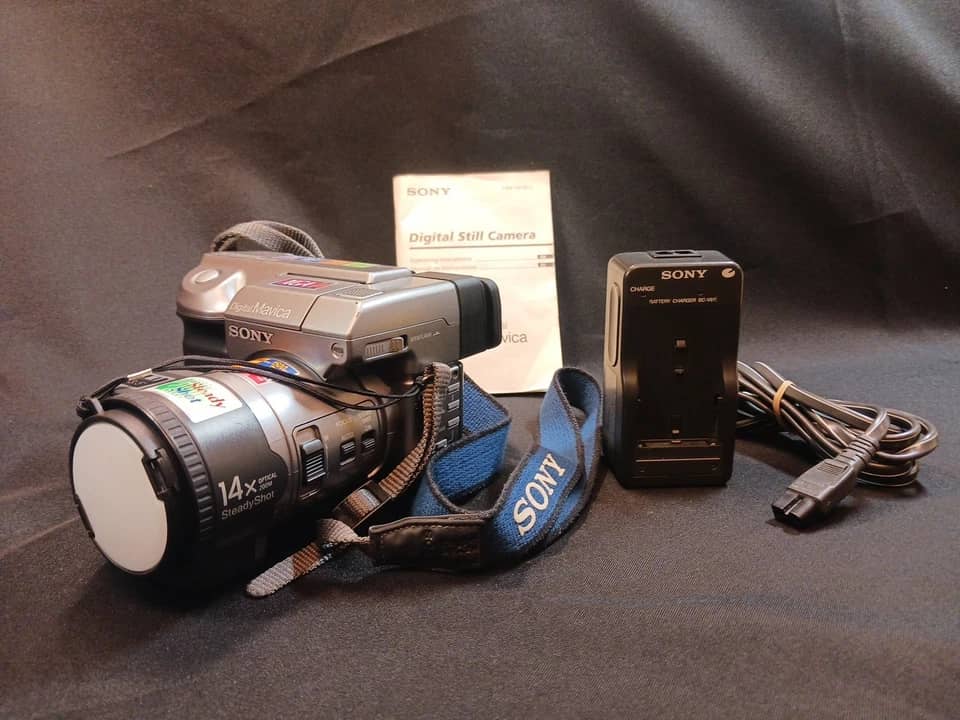 Sony Mavica MVC-FD91 Digital Cameras Black New Body Only