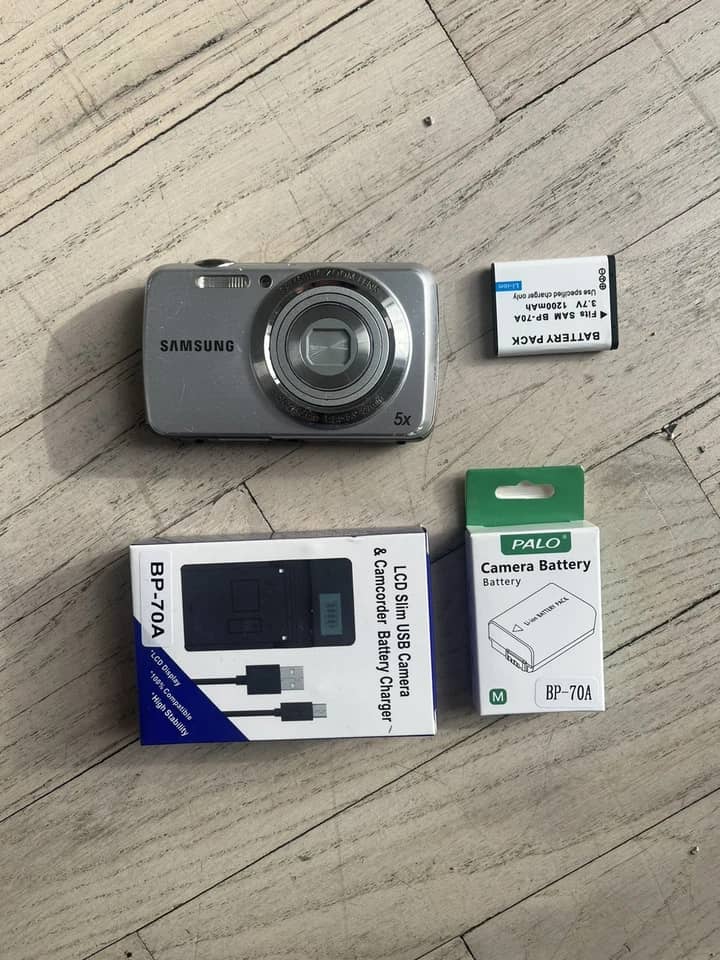 Samsung PL20 Digital Cameras Red Open-Box Excellent Body Only