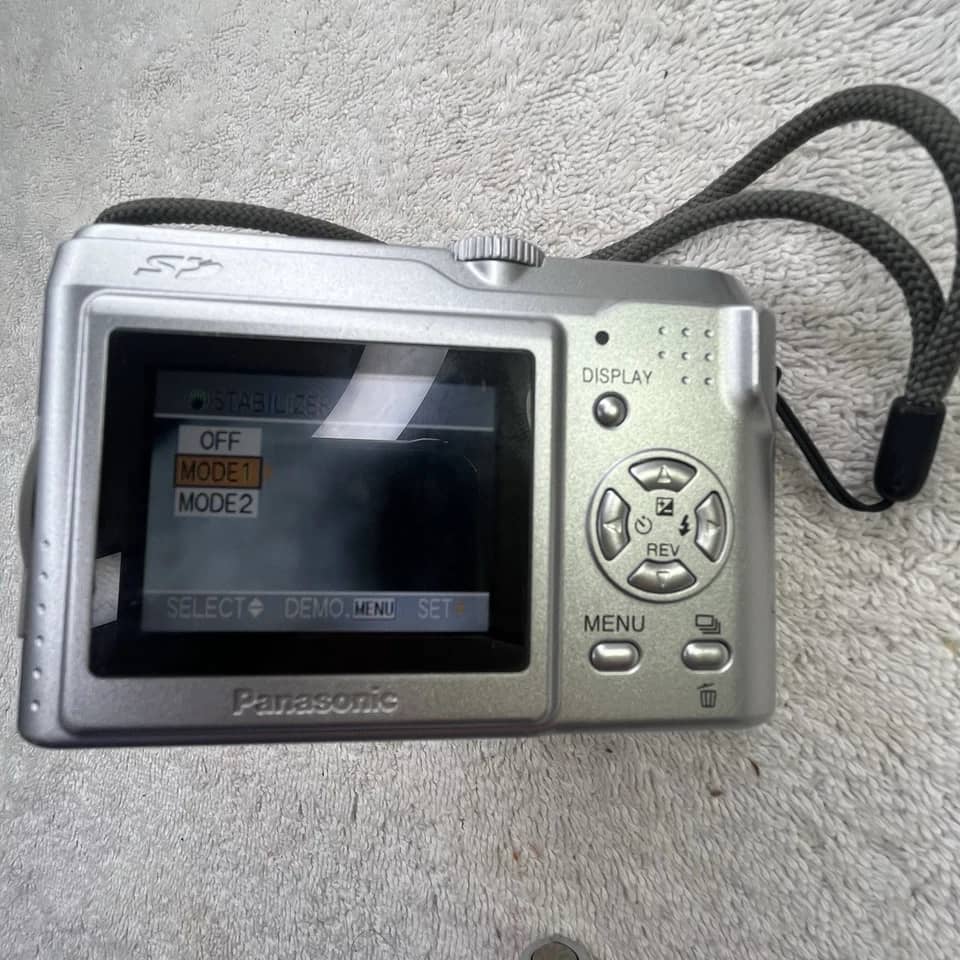 Panasonic DiMAGE Z2 Digital Cameras