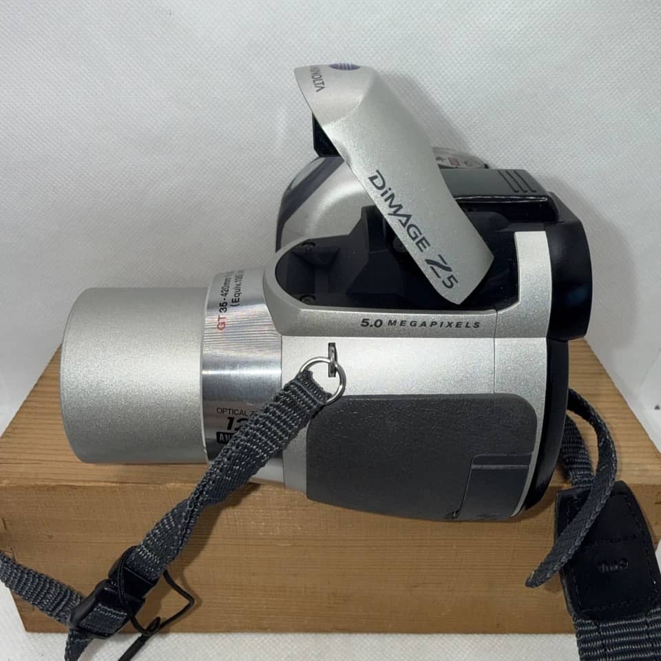 Minolta DiMAGE Z5 Digital Cameras Silver Refurbished - Good