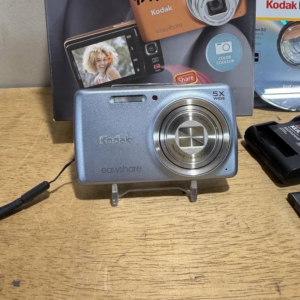 Kodak M552 Digital Cameras Black New Body Only