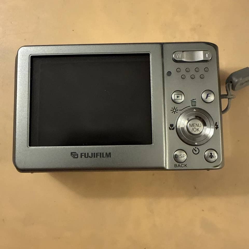Fujifilm f20 Digital Cameras Silver New Body Only