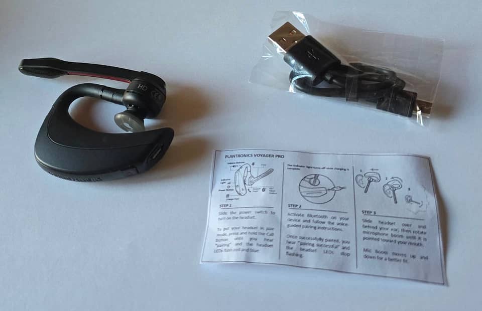 Plantronics Voyager PRO Headphones & Earbuds Black New