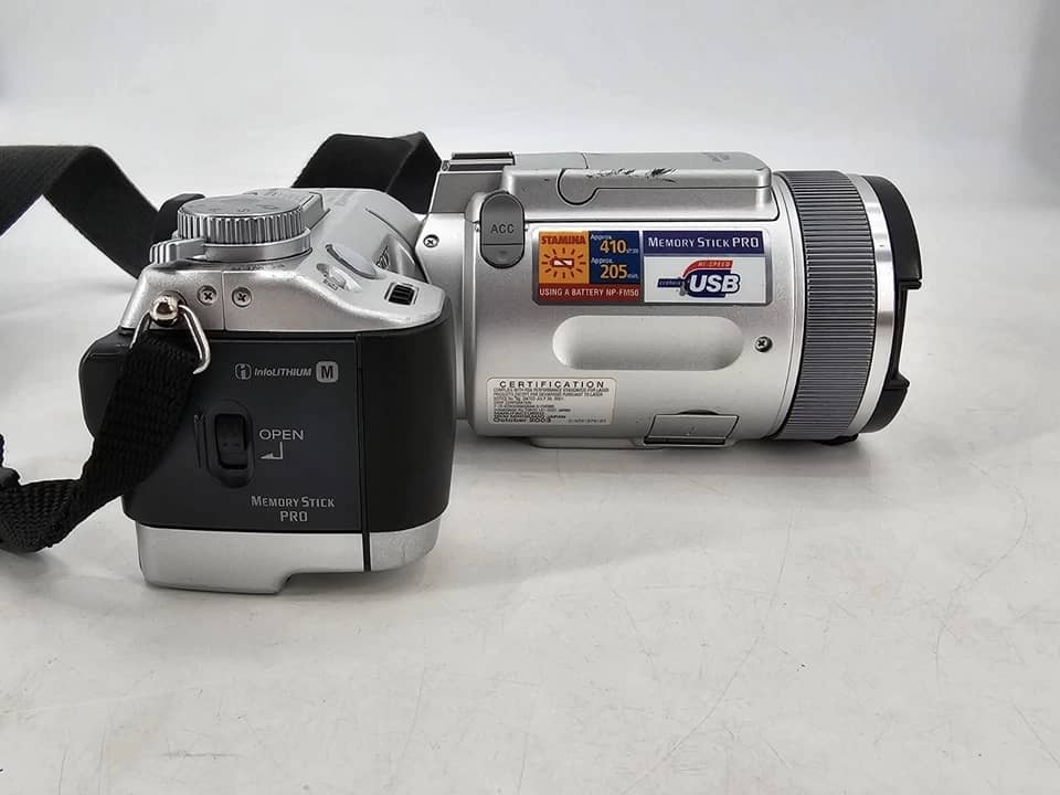 Sony DSC-F717 Digital Cameras Silver New Body Only