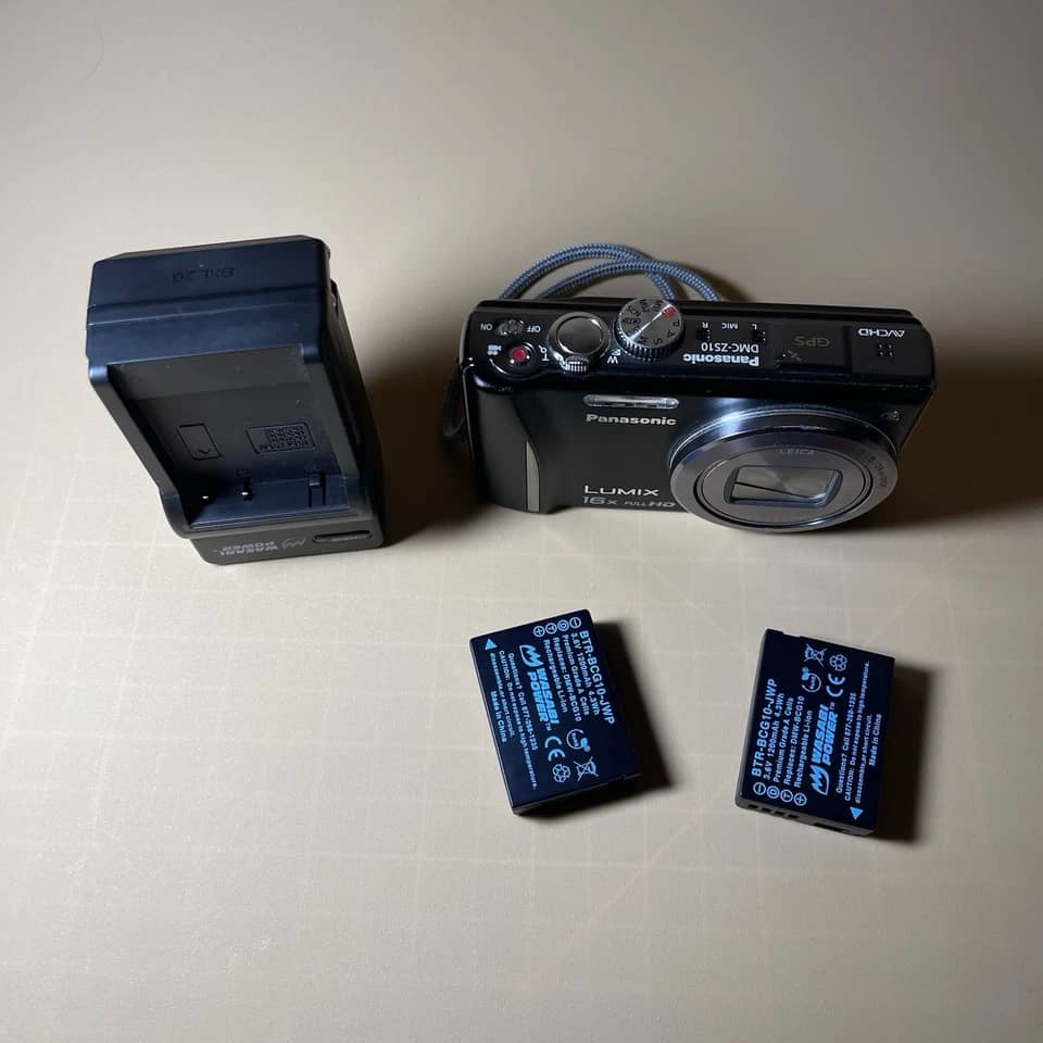 Panasonic Exilim EX-ZS10 Digital Cameras