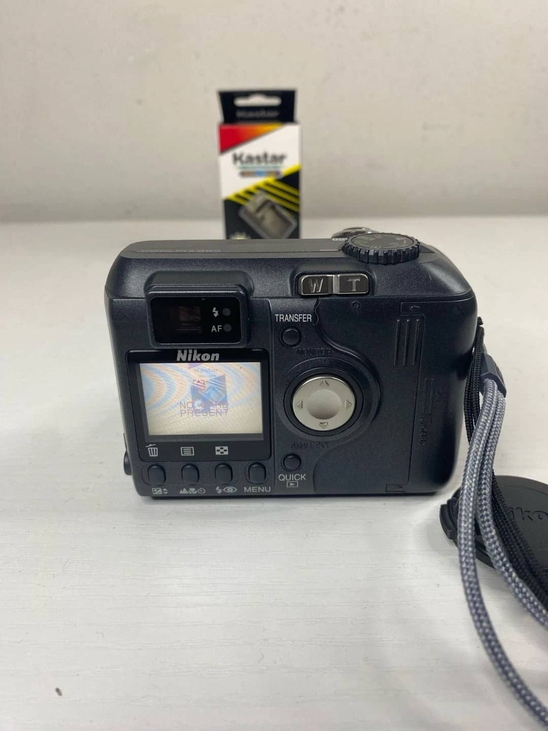 Nikon COOLPIX 885 Digital Cameras White New Body Only