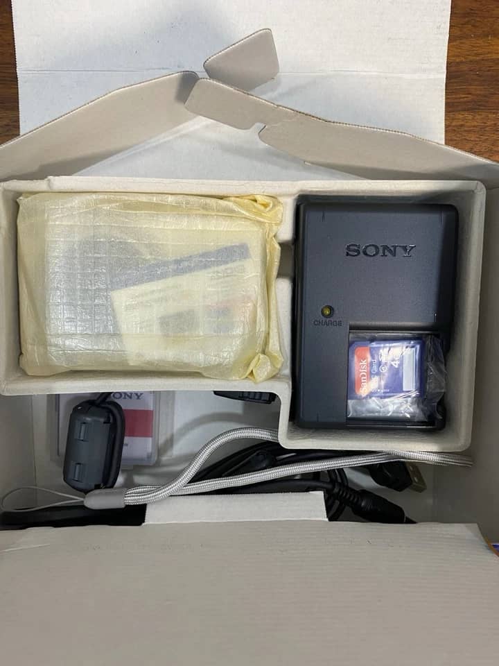 Sony Cyber Shot DSC-W150 Digital Cameras Red New Body Only